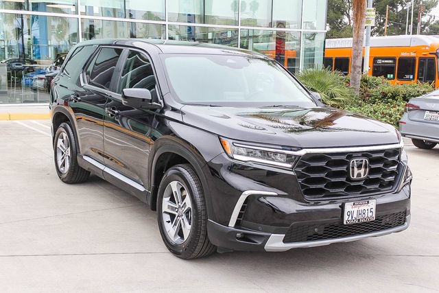 Used 2025 Honda Pilot EX-L image 3