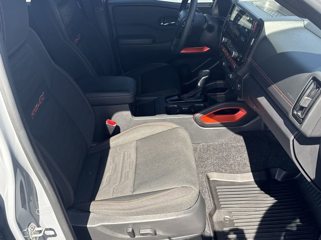 Used 2025 Nissan Frontier PRO-4X w/ Pro Convenience Package image 13