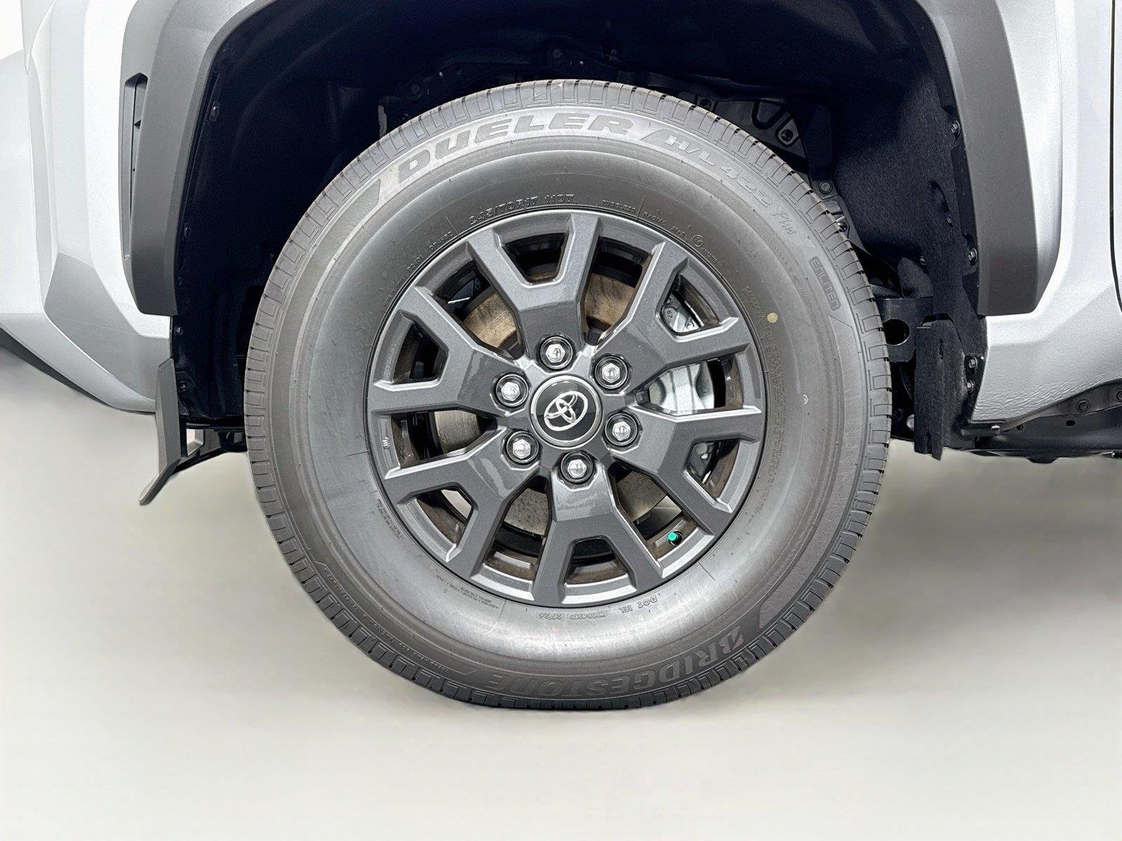 New 2026 Toyota 4Runner SR5 AWD/4WD image 40