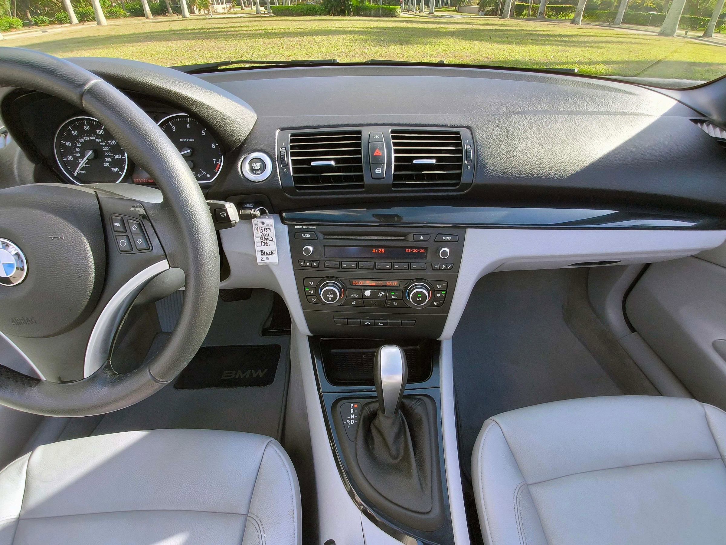 Used 2011 BMW 128i 128i Convertible 2D image 33