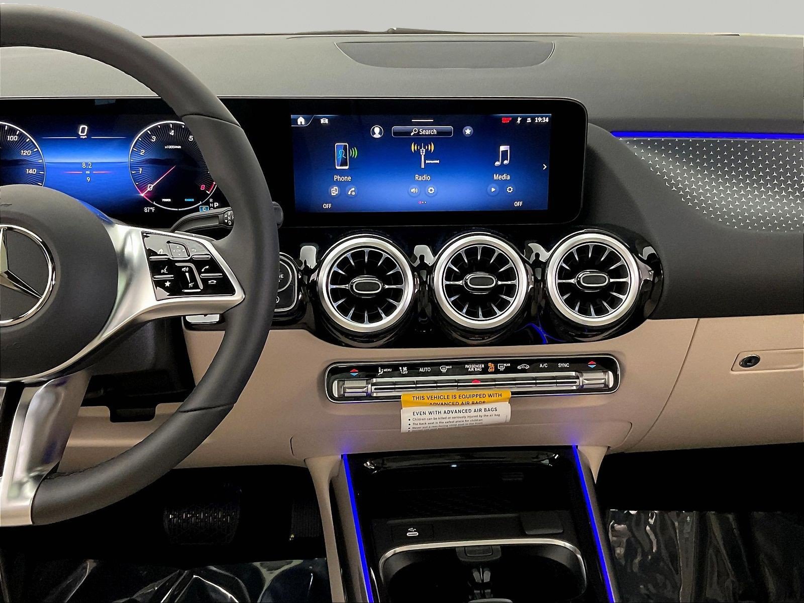 New 2026 Mercedes-Benz GLA 250 4MATIC image 10
