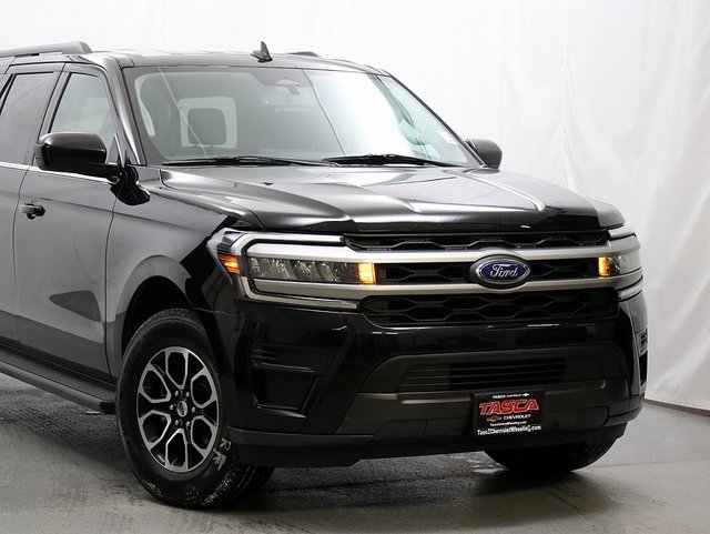 Used 2024 Ford Expedition Max XLT image 2