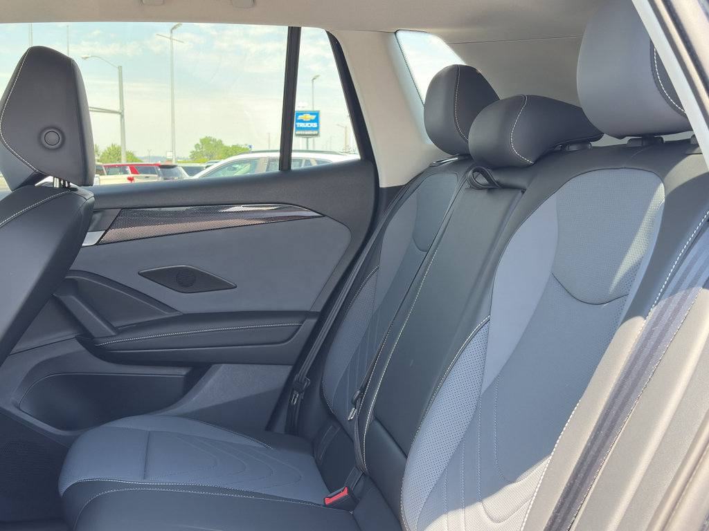 Used 2026 Volkswagen Tiguan SE AWD/4WD image 23