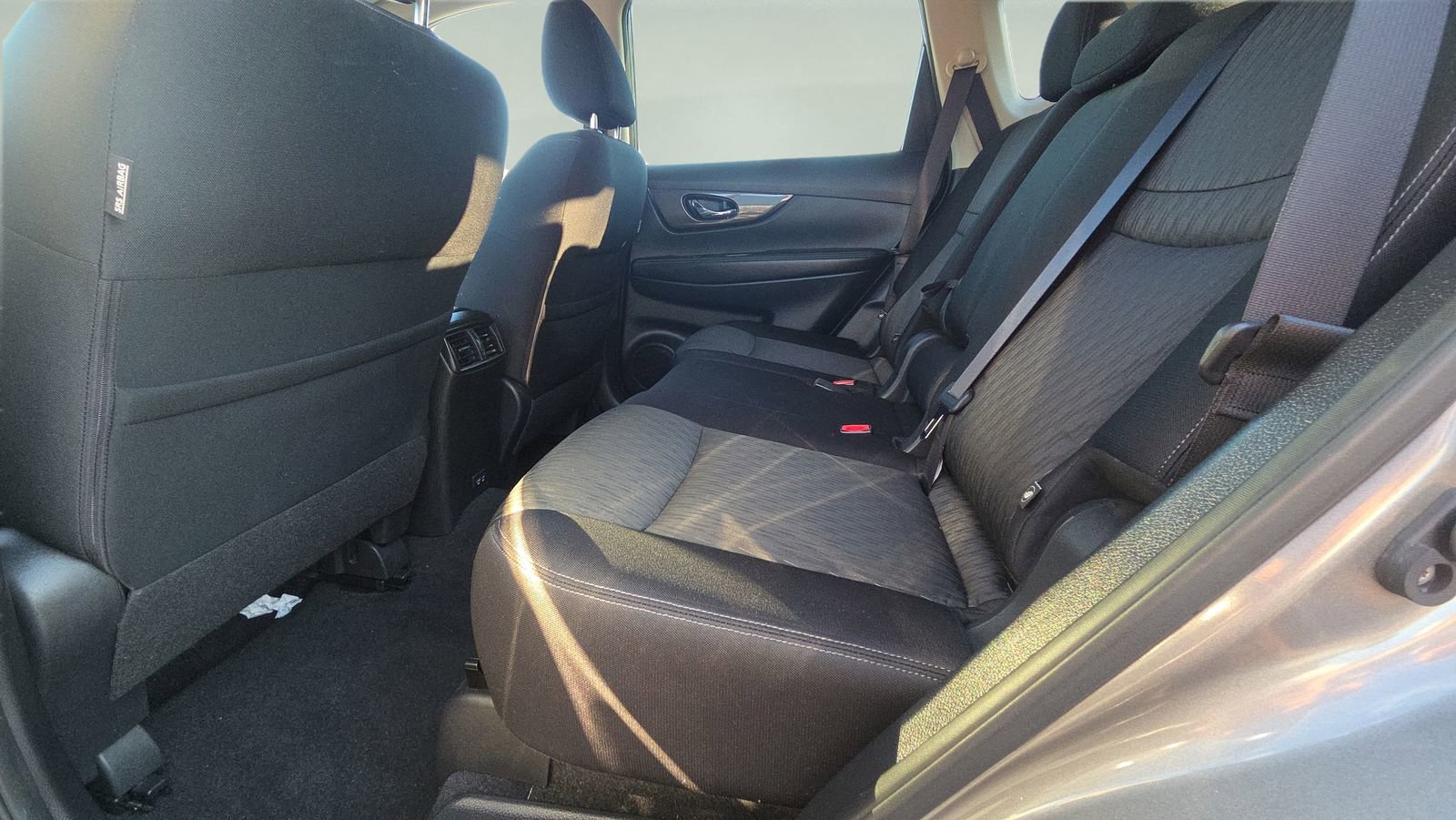 Used 2019 Nissan Rogue SV w/ Premium Package image 26