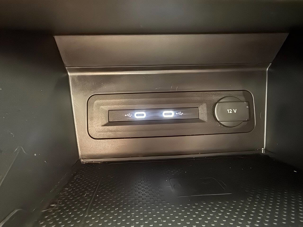 Used 2022 Volkswagen Atlas Cross Sport SE image 19