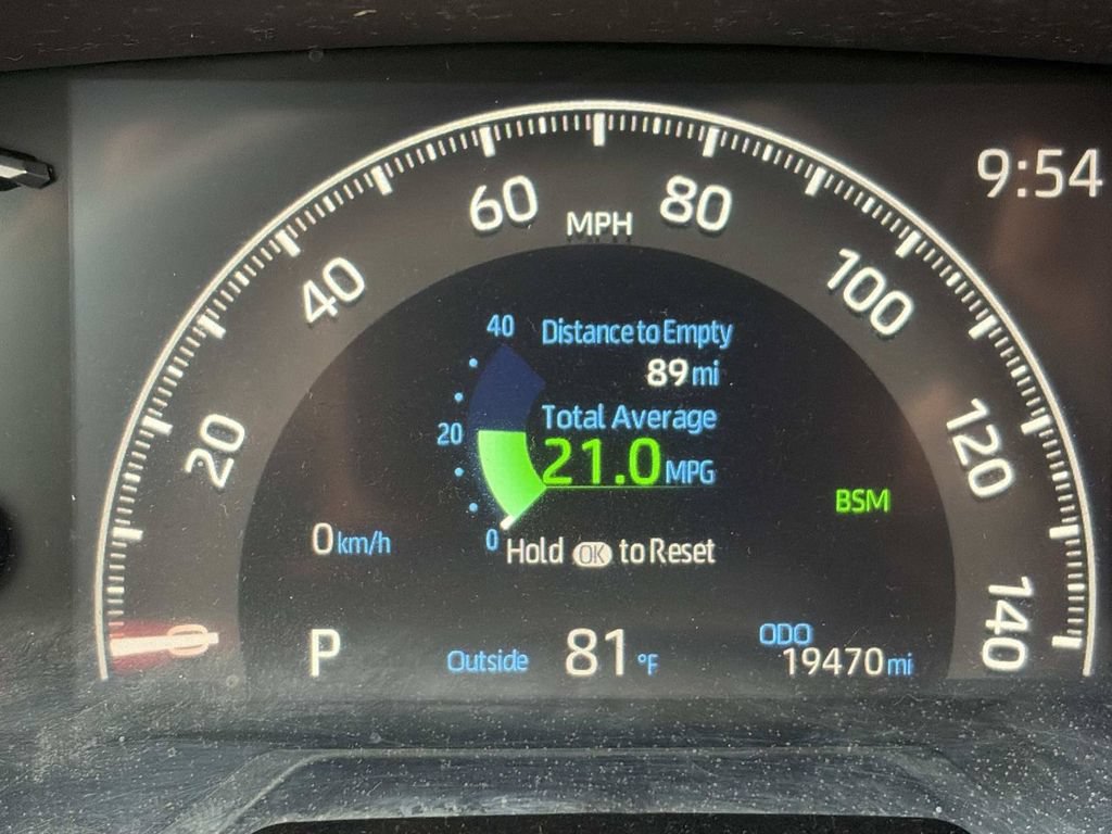 Used 2024 Toyota RAV4 XLE FWD image 14