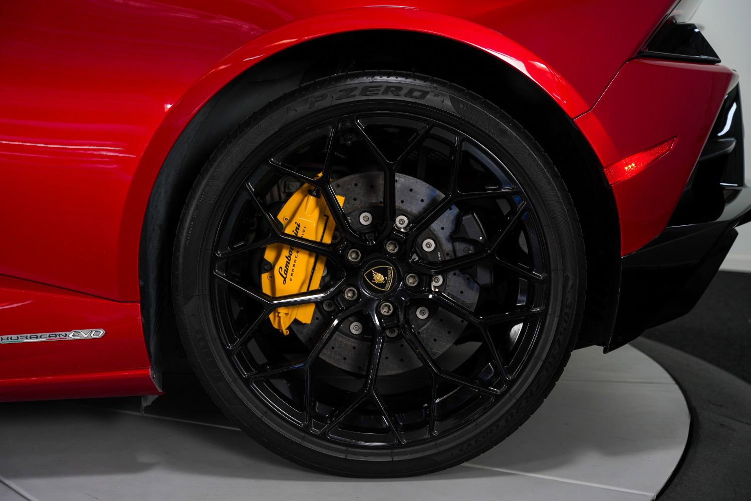 Used 2021 Lamborghini Huracan EVO AWD/4WD image 17