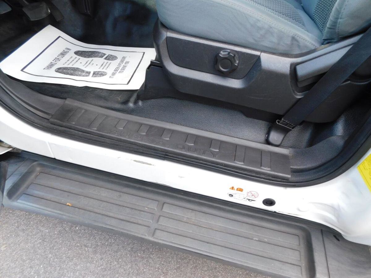 Used 2011 Ford F550 2WD Regular Cab Super Duty w/ PWR Equipment Group image 10