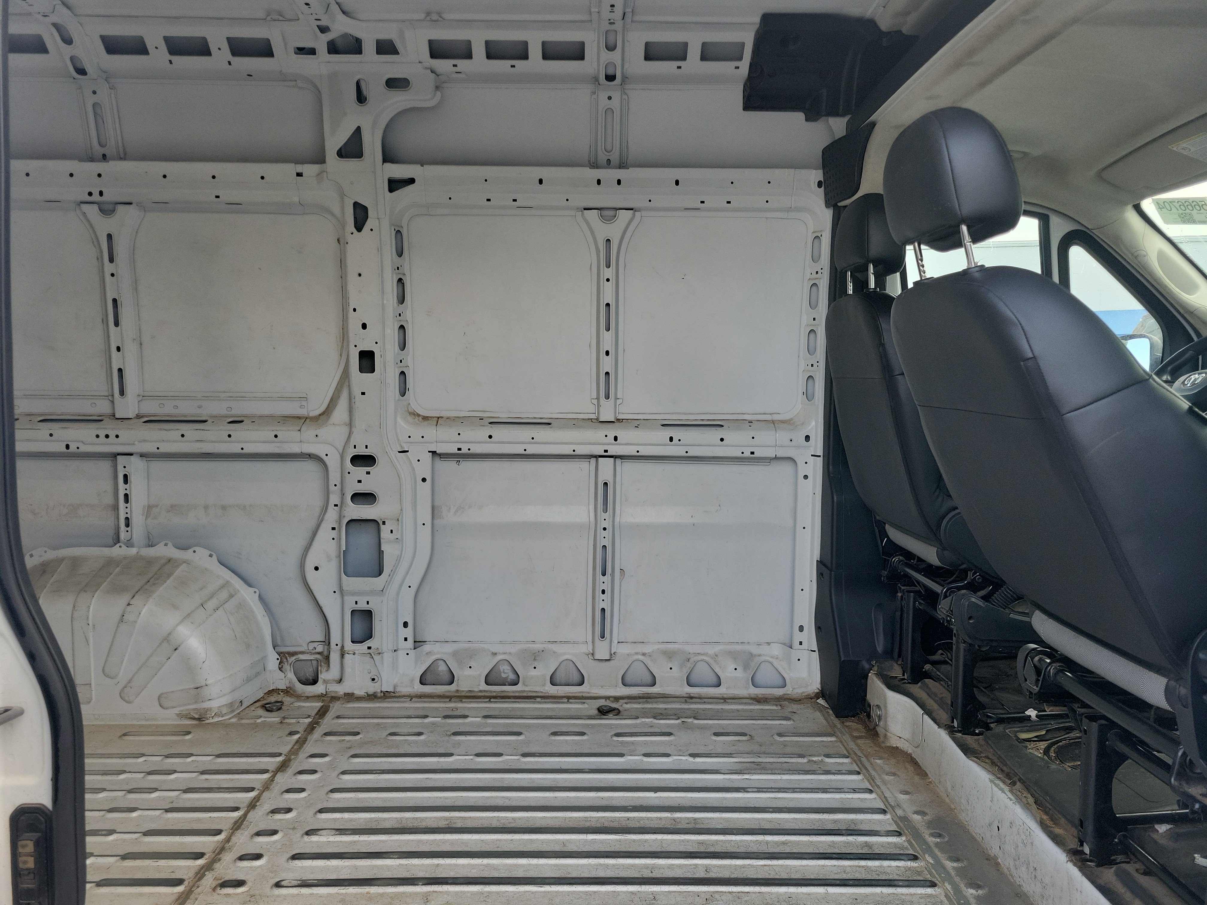 Used 2024 RAM ProMaster 2500 w/ Convenience Group FWD image 7