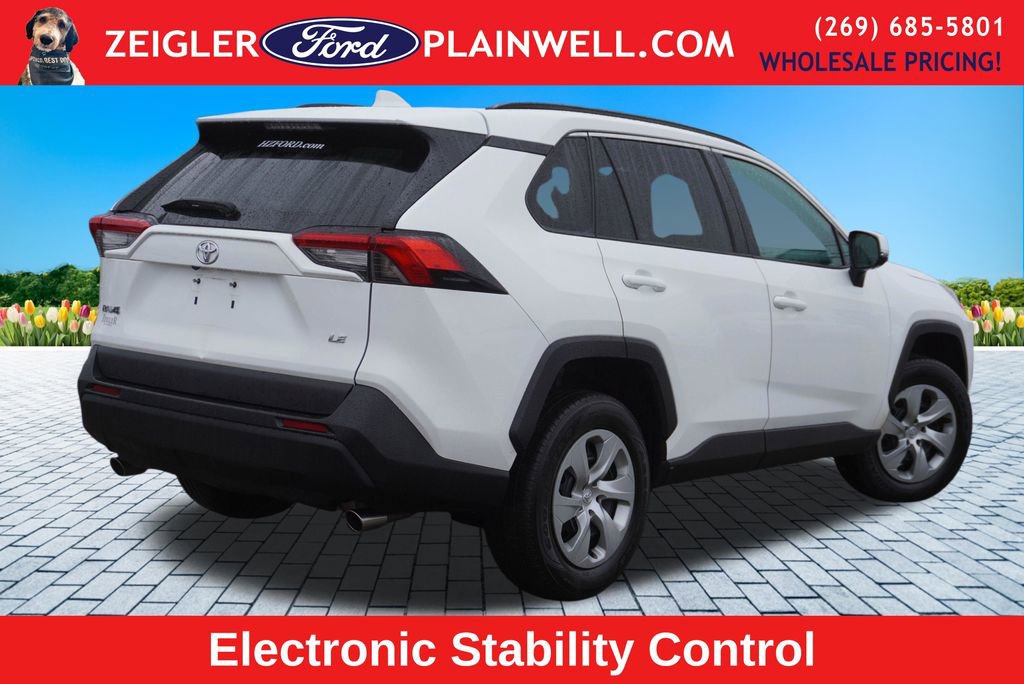 Used 2021 Toyota RAV4 LE image 5