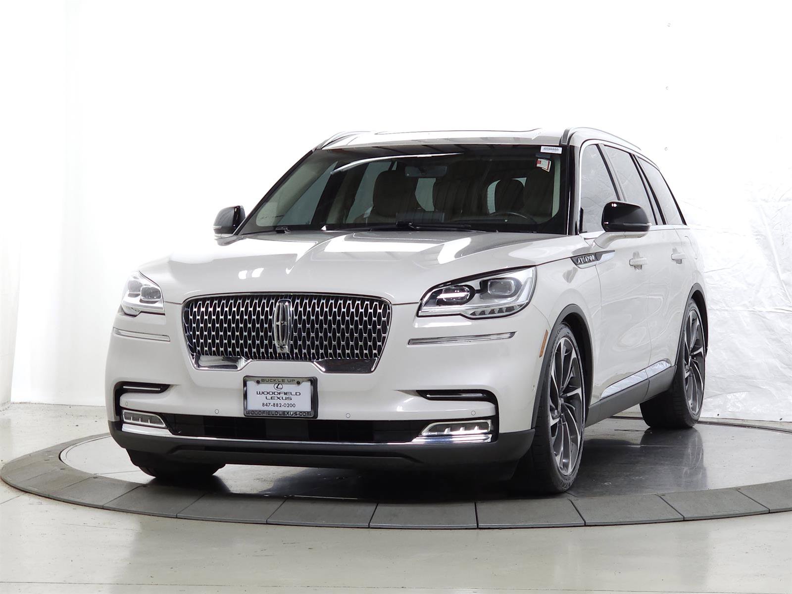 Used 2020 Lincoln Aviator Reserve w/ Equipment Group 202A image 3
