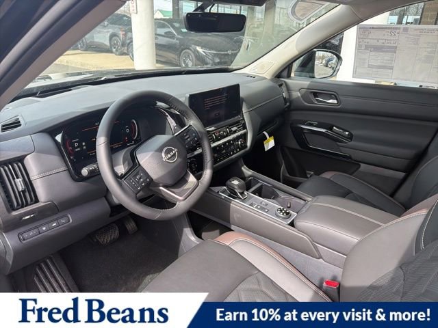 New 2026 Nissan Pathfinder Platinum w/ Cargo Package image 3