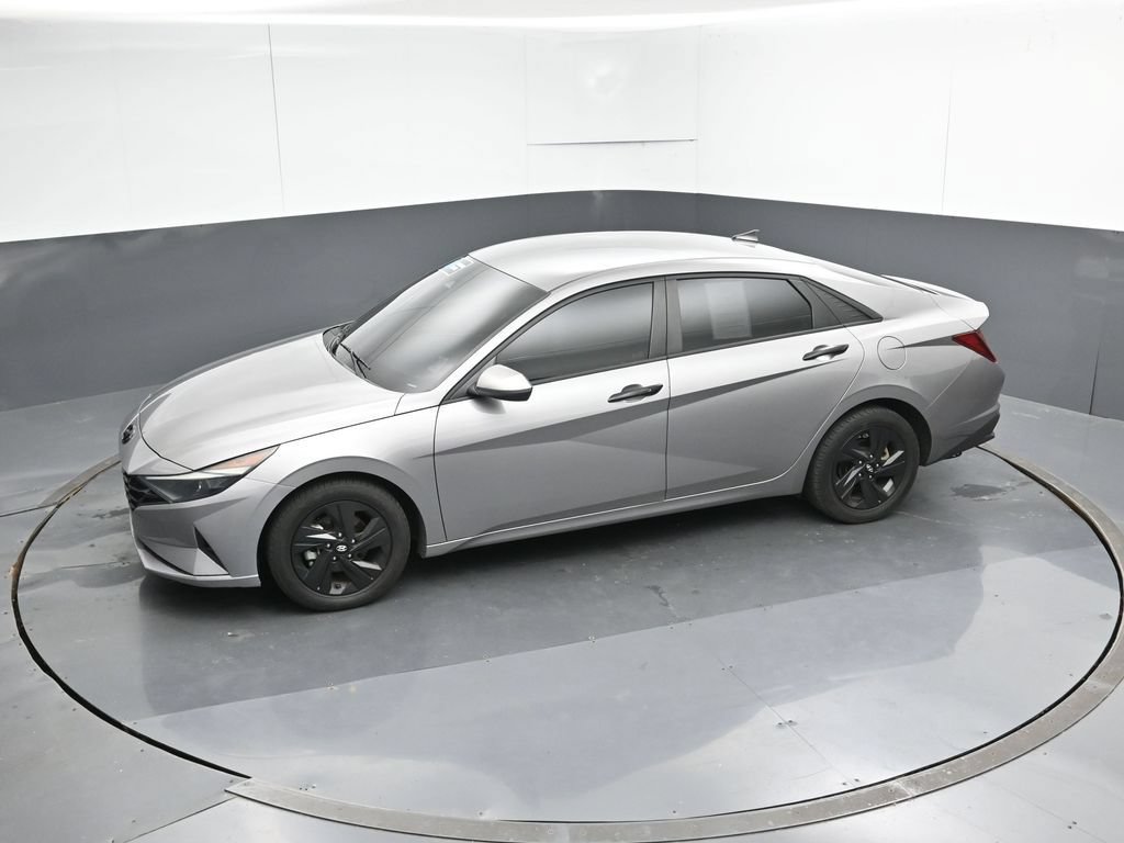Used 2023 Hyundai Elantra SEL w/ Cargo Package FWD image 46