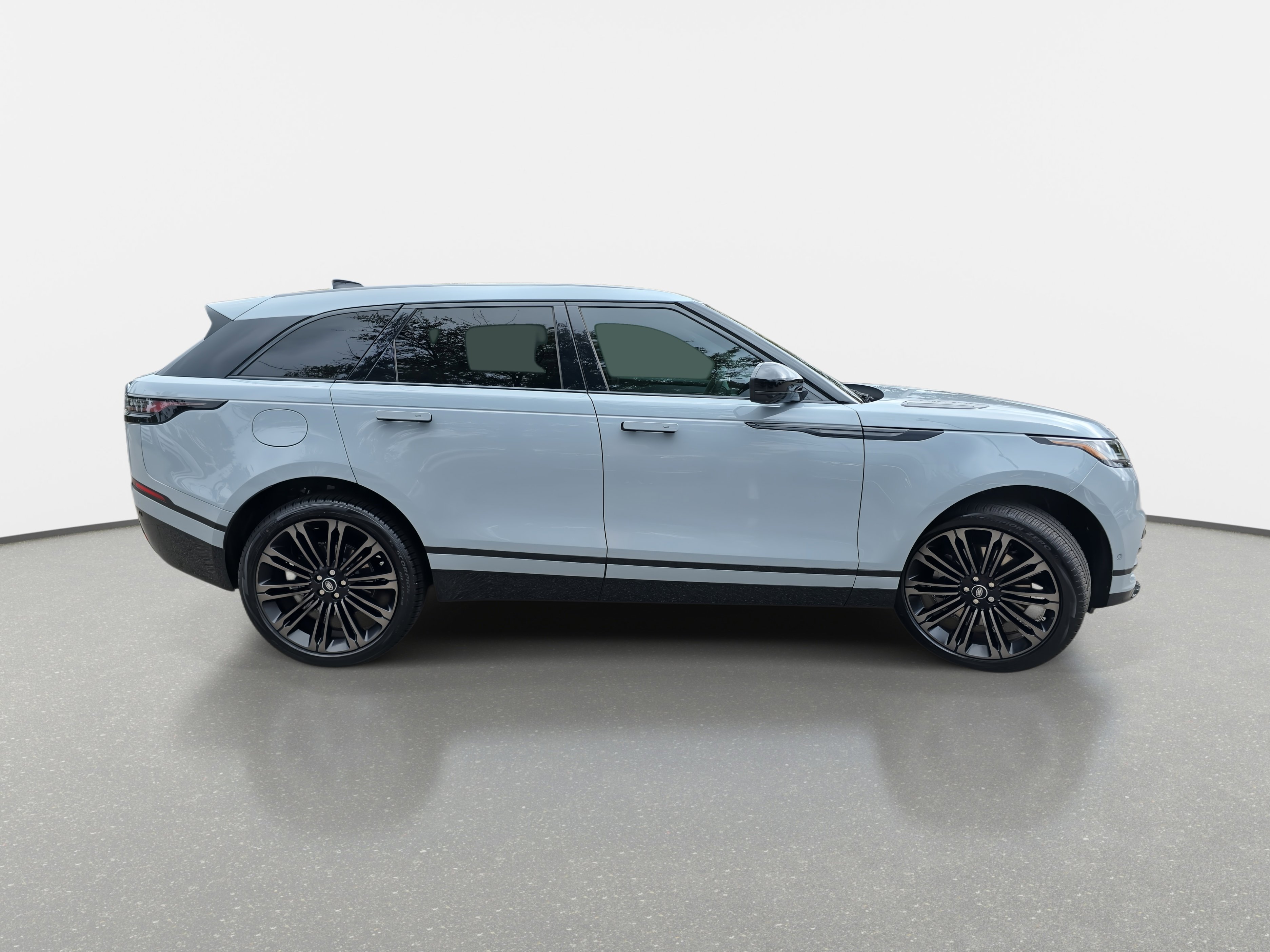 New 2026 Land Rover Range Rover Velar Dynamic SE image 4