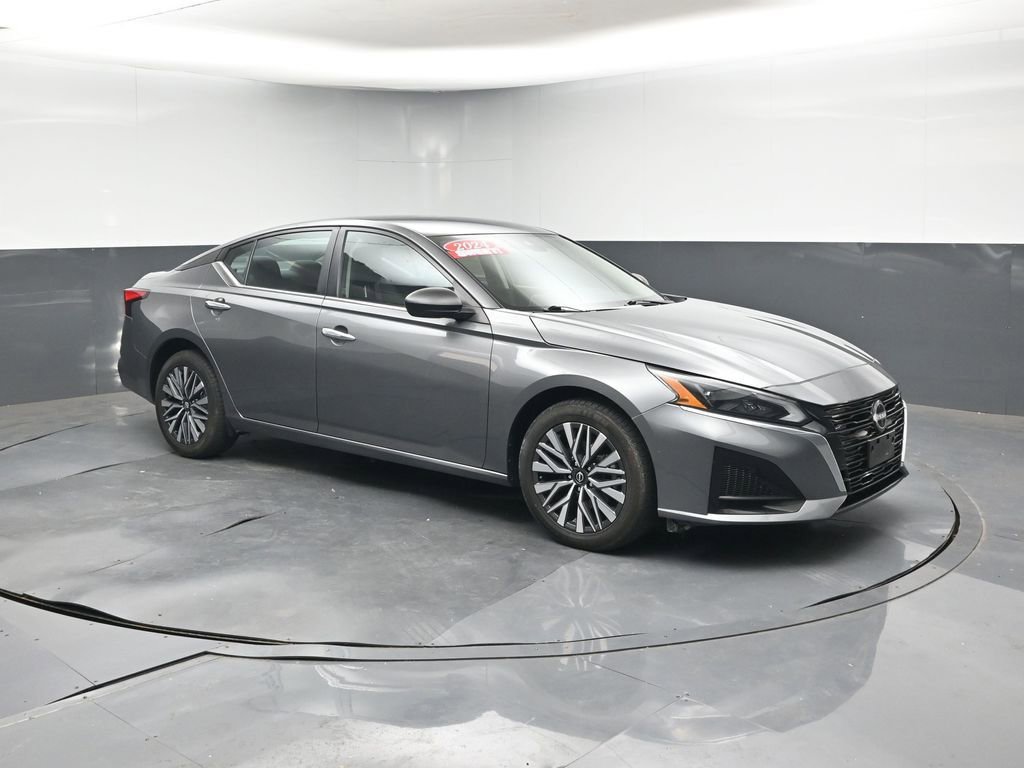 Used 2024 Nissan Altima 2.5 SV image 7