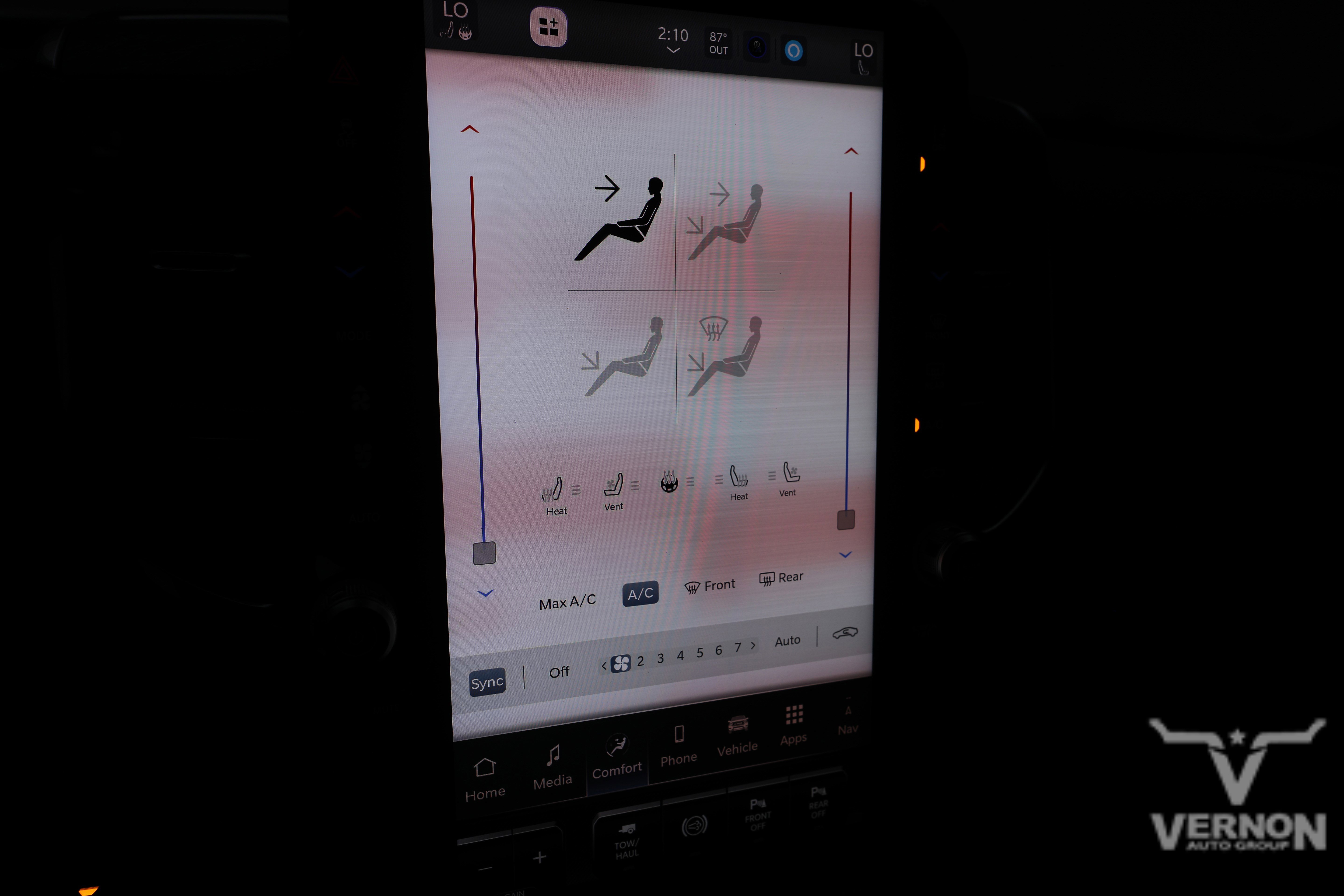 New 2025 RAM 3500 Laramie image 32