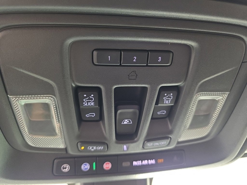 Used 2022 Chevrolet Silverado 1500 High Country w/ Technology Package image 28