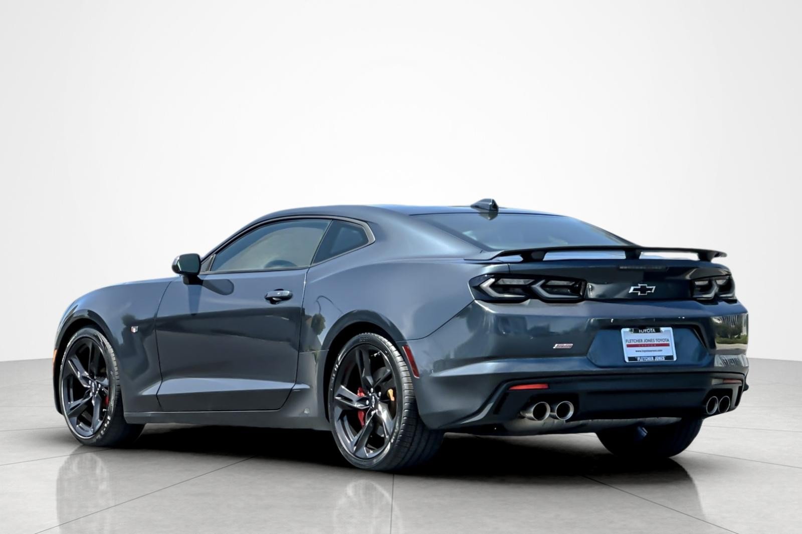 Used 2021 Chevrolet Camaro SS RWD image 3