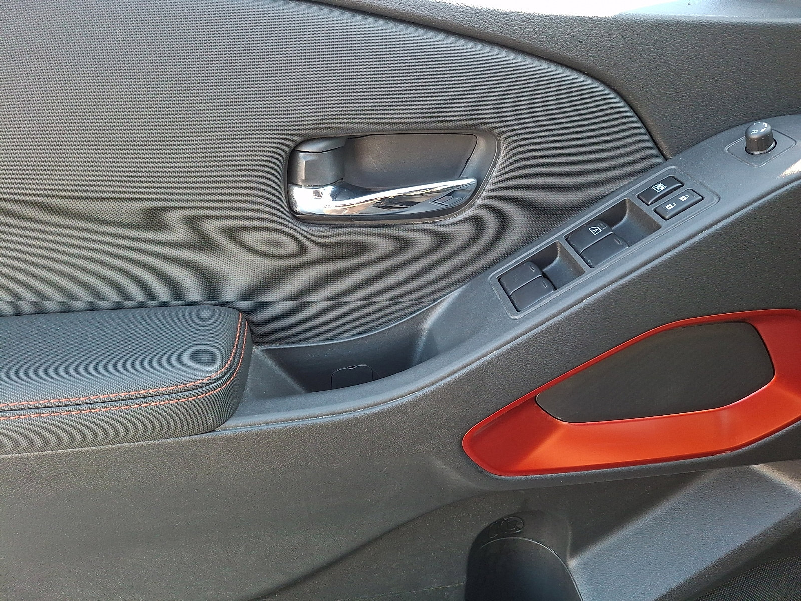 Used 2024 Nissan Frontier PRO-4X w/ Off-Road Protection Package image 12