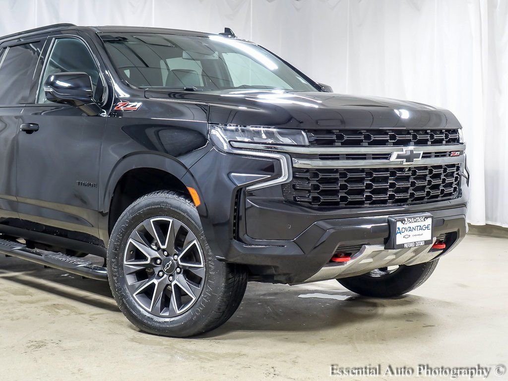 Used 2022 Chevrolet Tahoe Z71 w/ Luxury Package AWD/4WD image 3