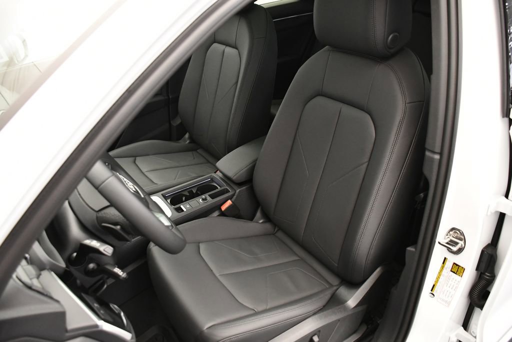 Used 2025 Audi Q3 2.0T Premium w/ Convenience Package image 40