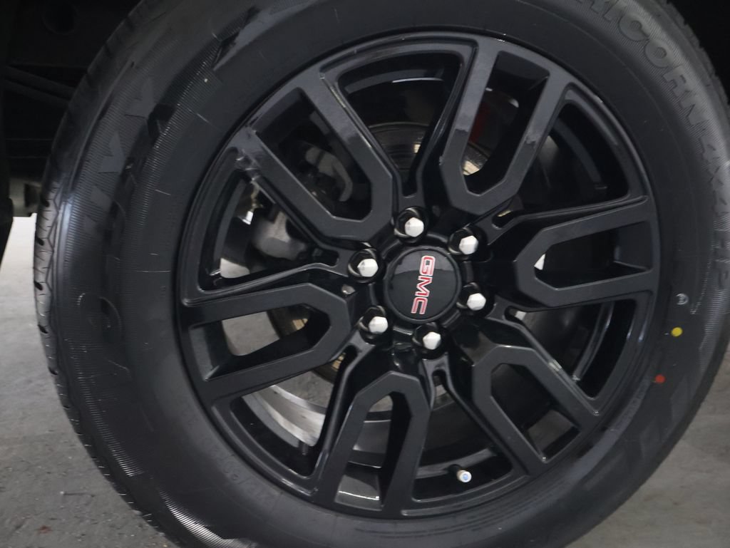 Used 2024 GMC Sierra 1500 Elevation w/ LPO, Elevation Black Package AWD/4WD image 33