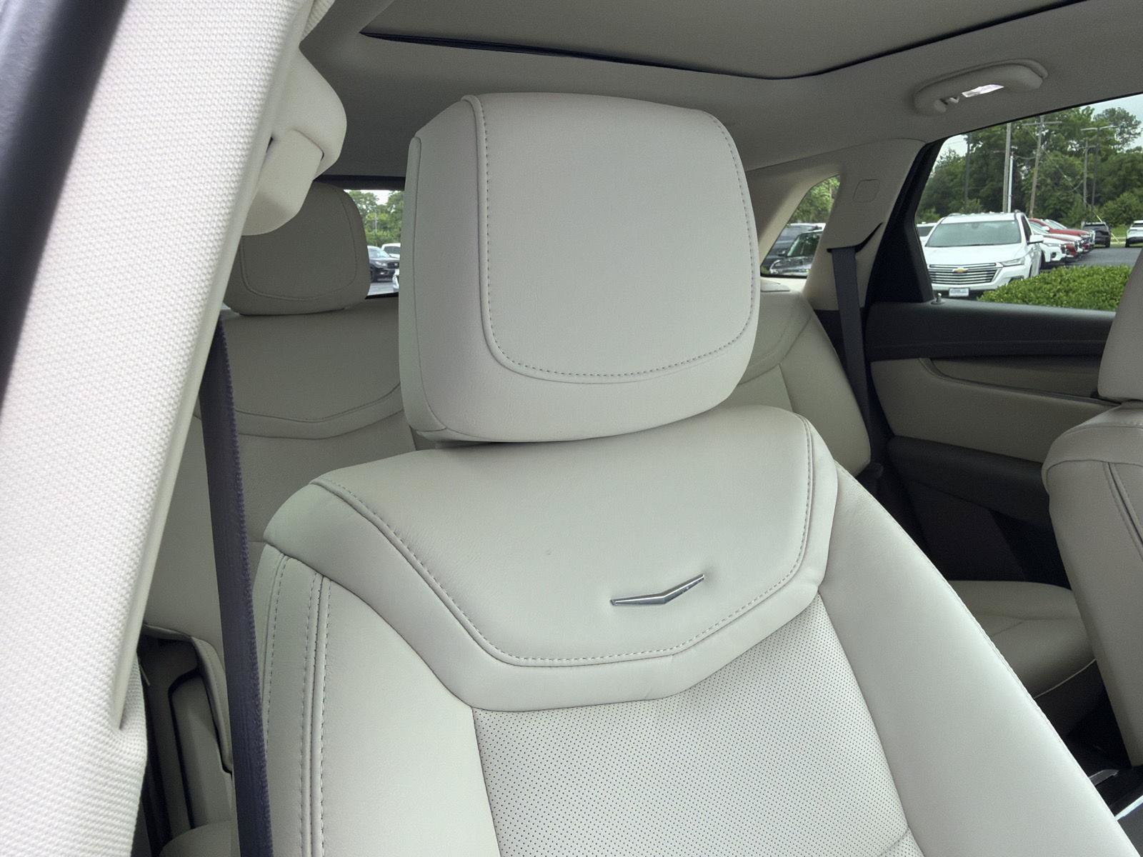 Used 2025 Cadillac XT5 Premium Luxury AWD/4WD image 39