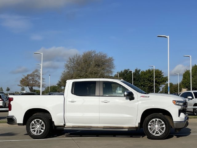 Used 2025 Chevrolet Silverado 1500 LT AWD/4WD image 3