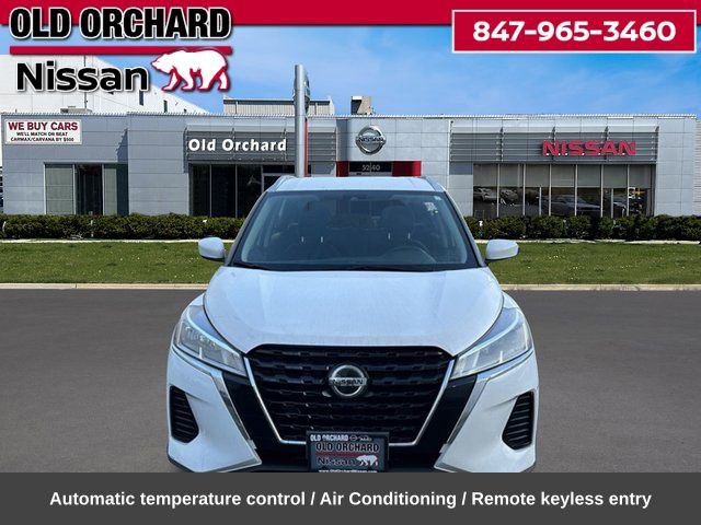 Used 2022 Nissan Kicks SV image 2
