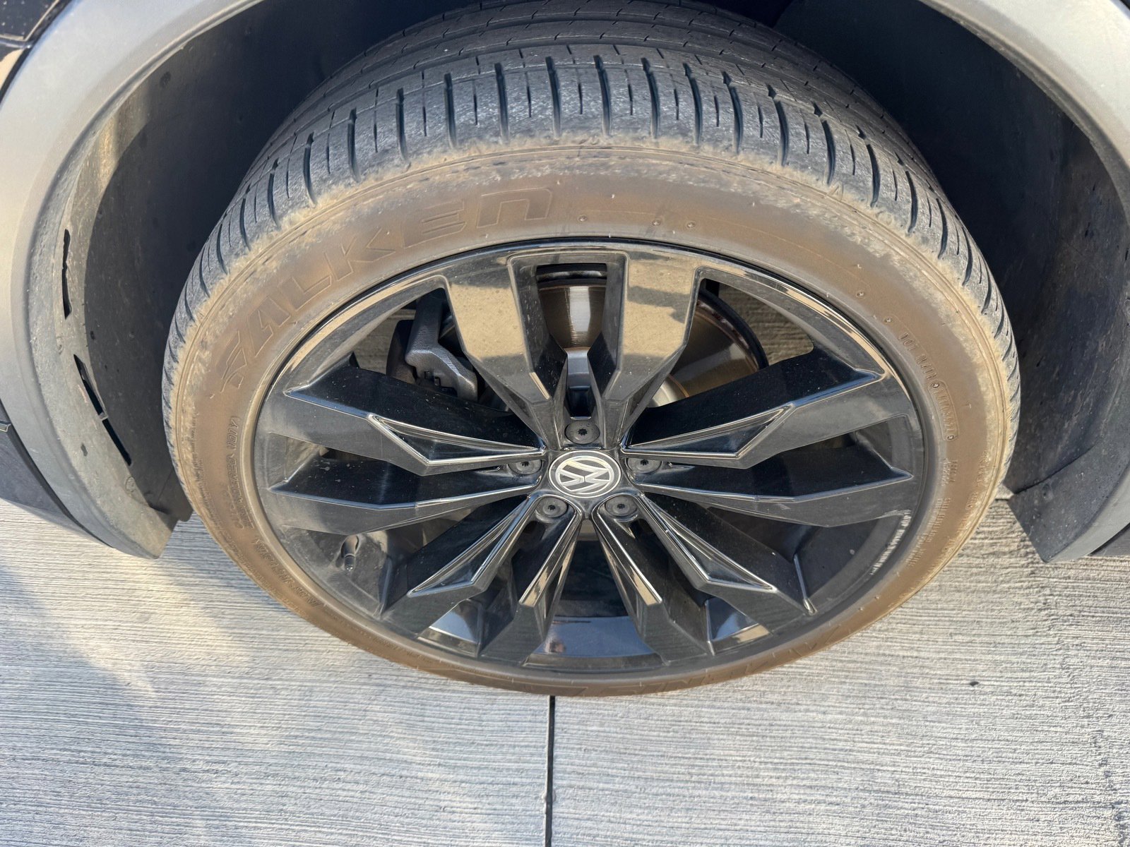 Used 2021 Volkswagen Tiguan SE R-Line image 7