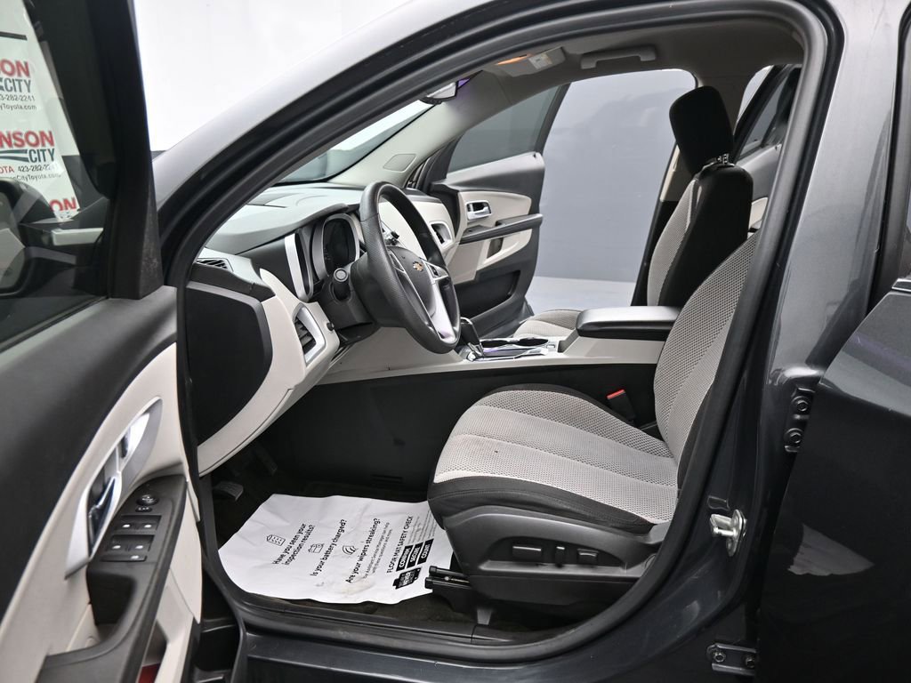 Used 2017 Chevrolet Equinox LT image 17