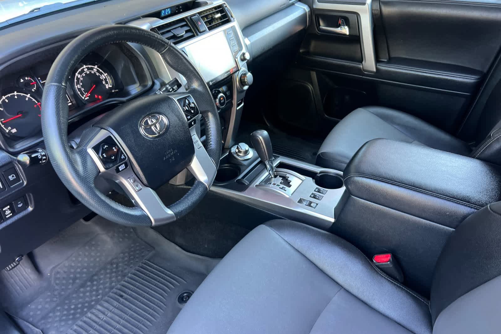 Used 2022 Toyota 4Runner SR5 Premium w/ Moonroof Package AWD/4WD image 11