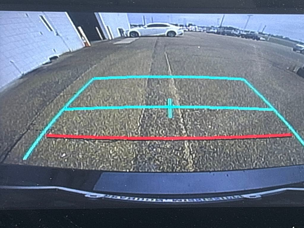 Used 2021 Toyota Camry SE image 11