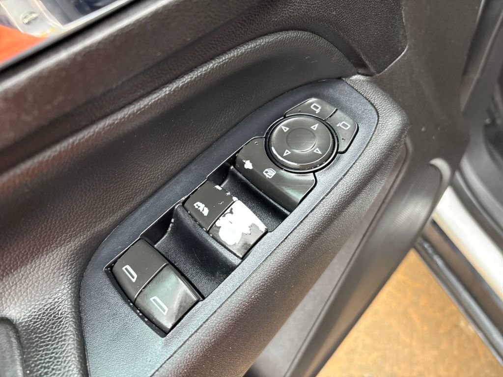 Used 2020 Chevrolet Equinox LT image 16