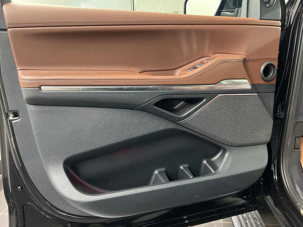 New 2026 Lincoln Navigator Reserve AWD/4WD image 34