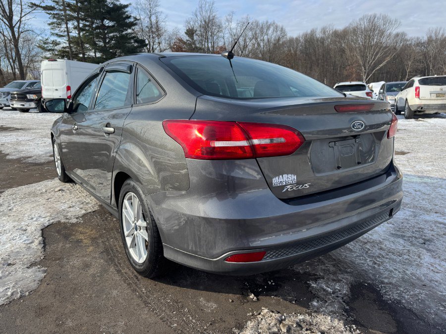 Used 2016 Ford Focus SE image 3