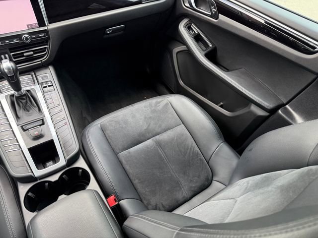 Used 2019 Porsche Macan AWD/4WD image 26