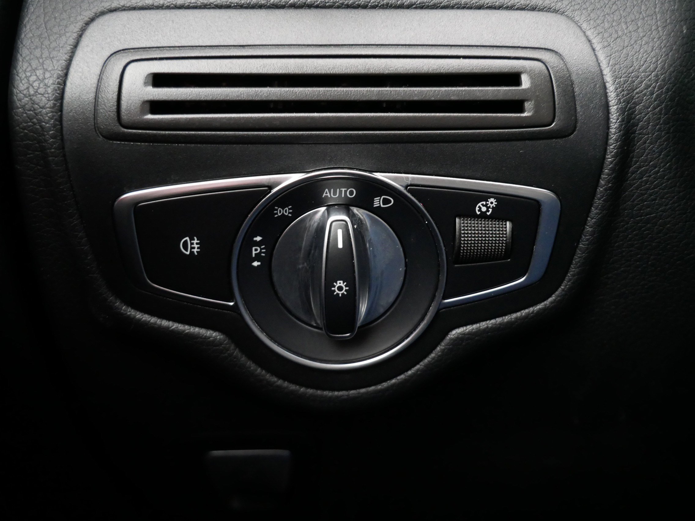 Used 2021 Mercedes-Benz GLC 300 4MATIC image 26