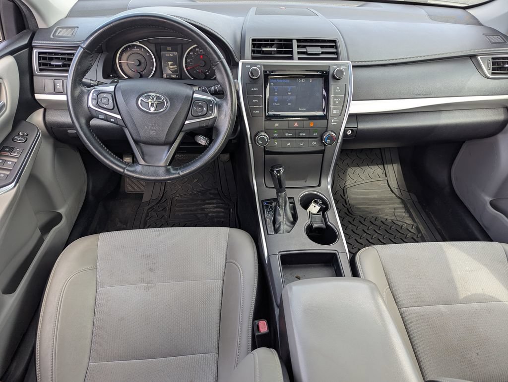 Used 2017 Toyota Camry SE w/ Moonroof Package FWD image 29