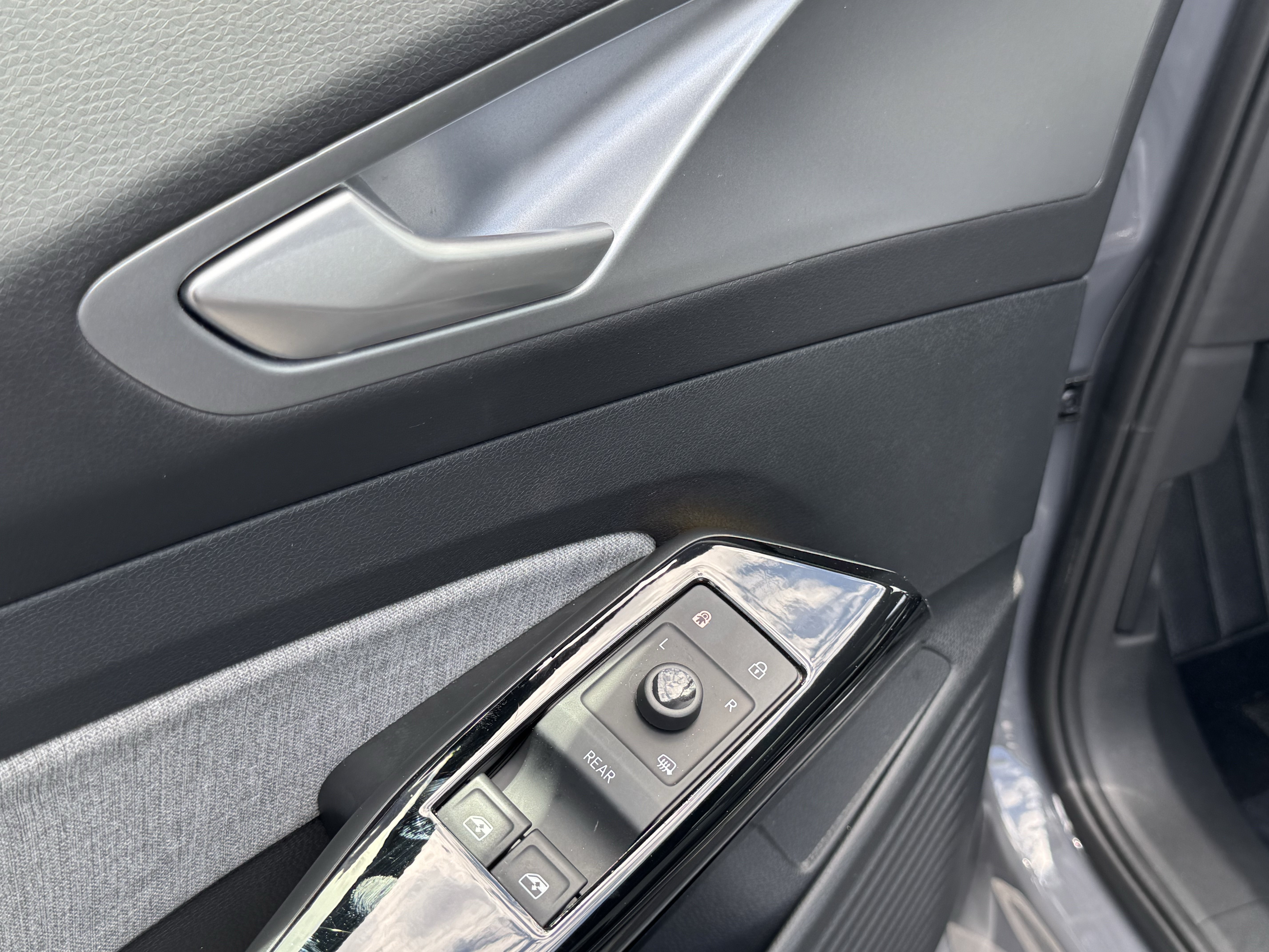 Certified 2023 Volkswagen ID.4 Pro RWD image 14