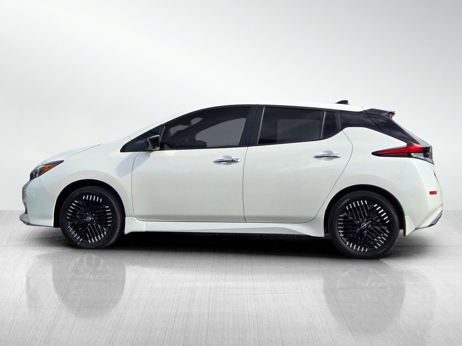 Used 2023 Nissan Leaf SV Plus image 7