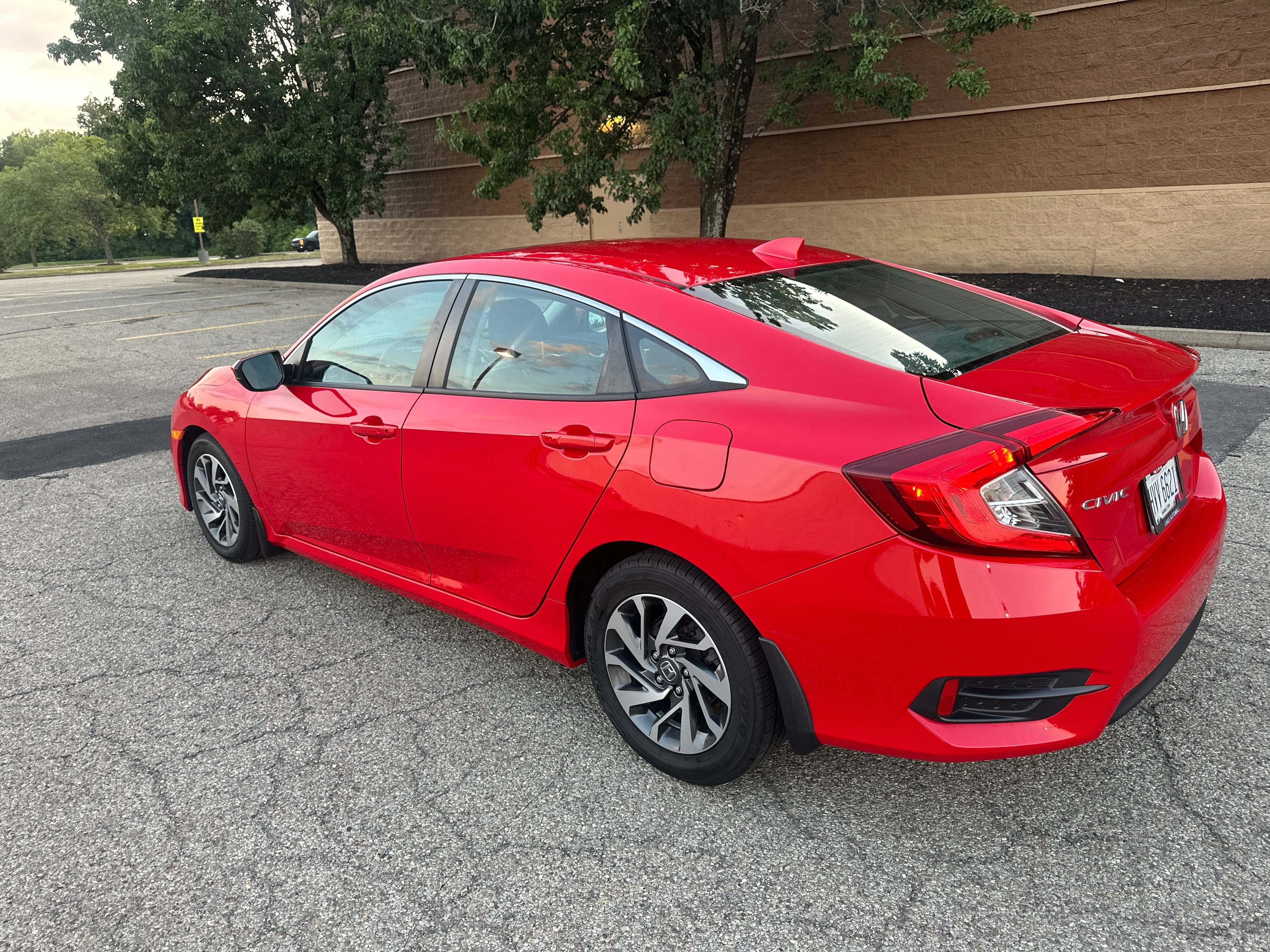 Used 2018 Honda Civic EX image 16