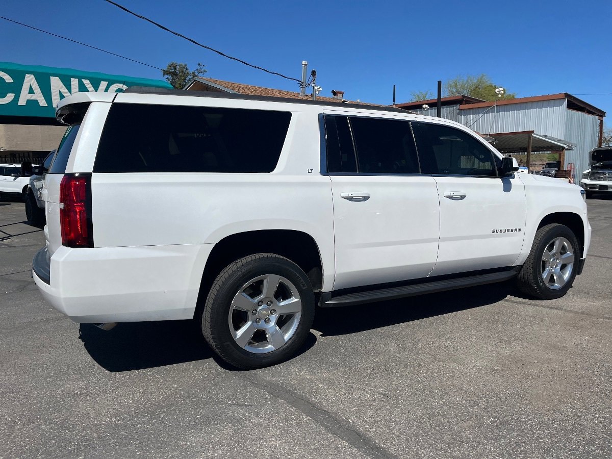 Used 2019 Chevrolet Suburban LT RWD image 4