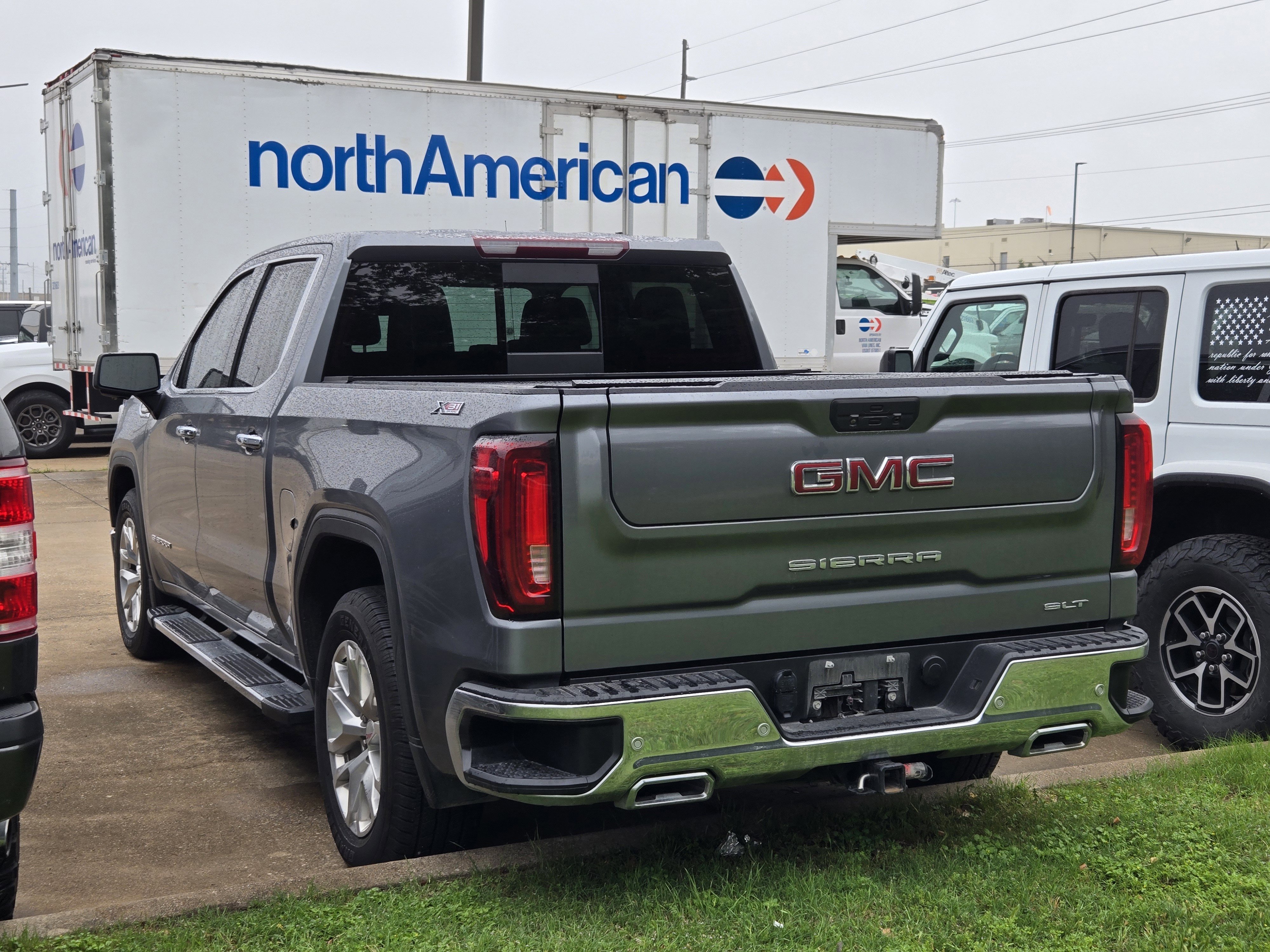 Used 2022 GMC Sierra 1500 SLT w/ SLT Premium Plus Package AWD/4WD image 6