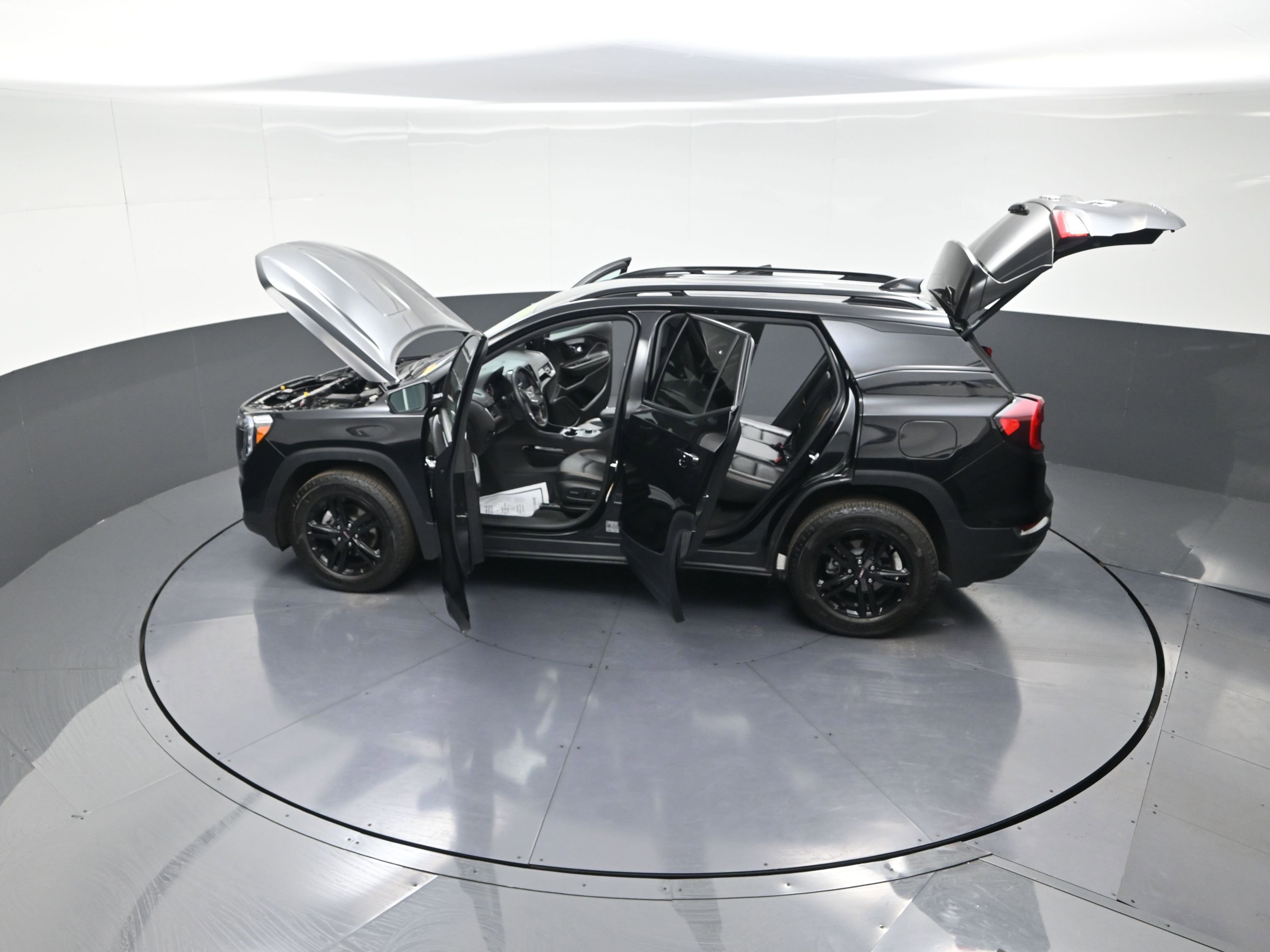 Used 2024 GMC Terrain AT4 image 15