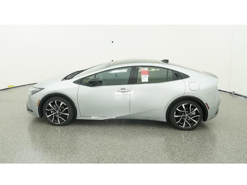 New 2026 Toyota Prius Plug-In Hybrid image 3