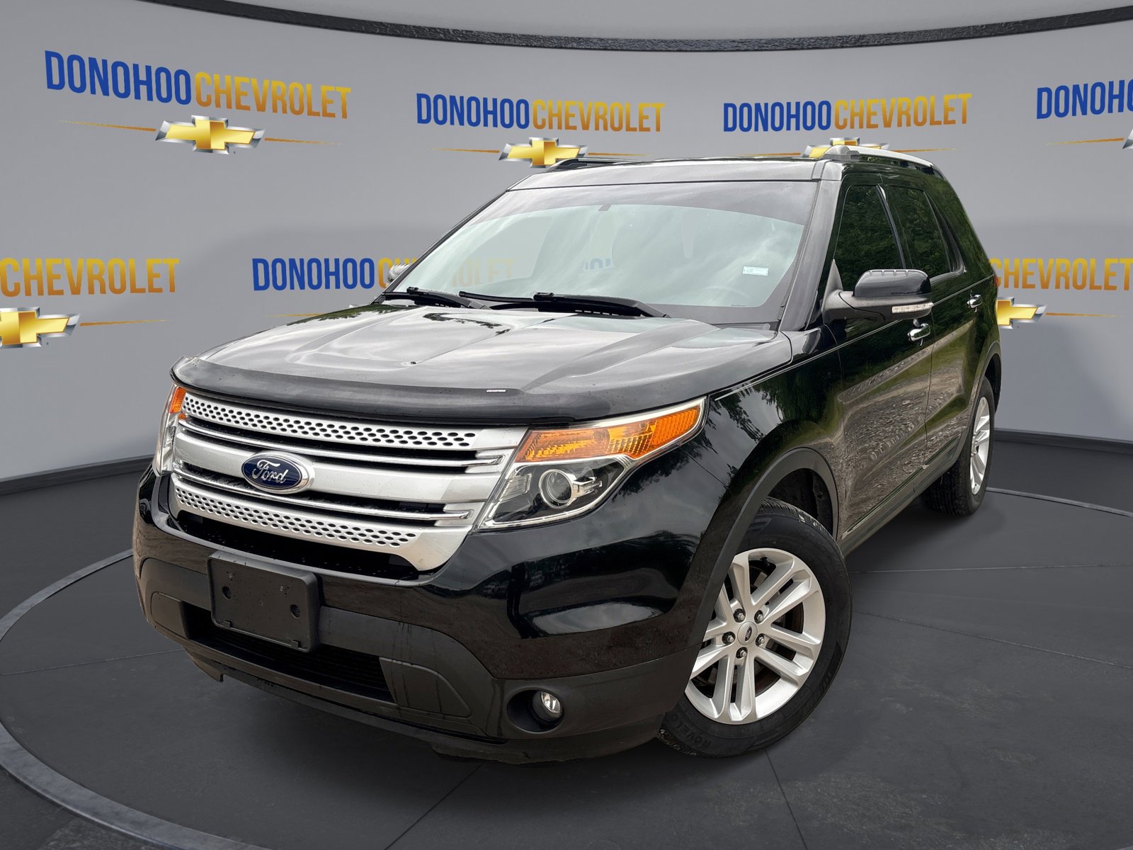Used 2015 Ford Explorer XLT w/ Equipment Group 202B FWD image 4