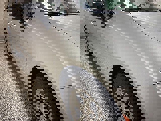 Used 2024 Chrysler Pacifica Limited image 9