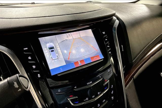 Used 2018 Cadillac Escalade Luxury image 16