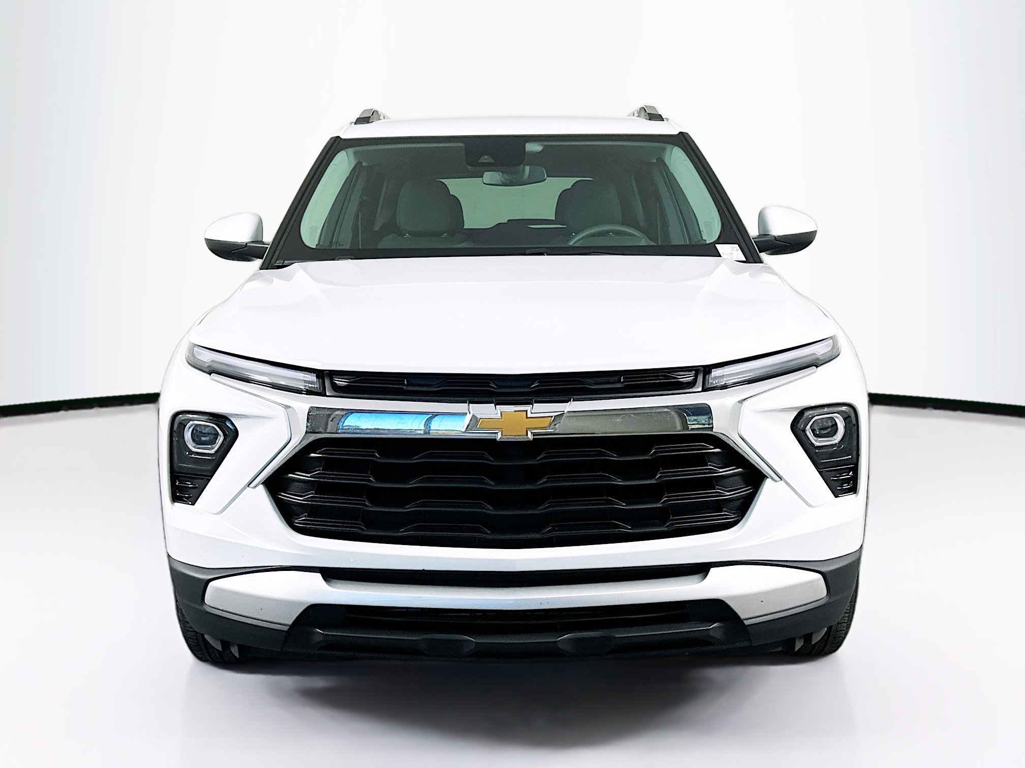 Used 2025 Chevrolet TrailBlazer LT image 2